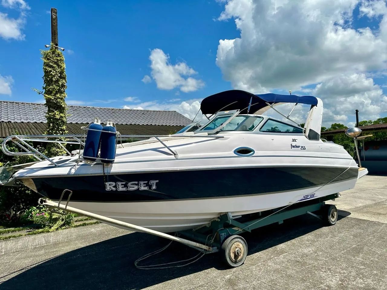 Focker 255 Ano 2011 x1 Mercury v8 250 HP 2024 ñ Phantom Triton Fs Ventura