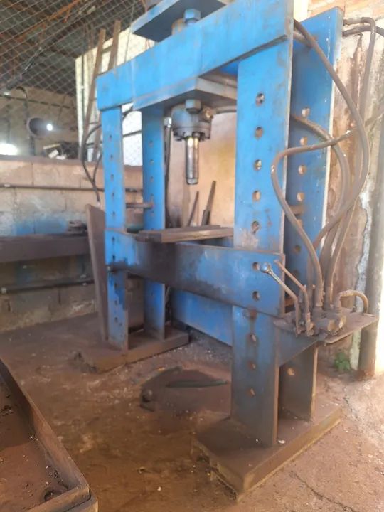 Prensa Hidráulica Elétrica 75ton vendo troco 