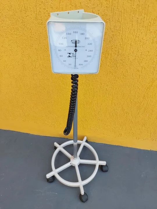 Pedestal para aparelho de pressão  - Foto 2