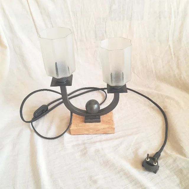 Luminária de mesa antiga metal e mármore