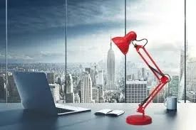 Luminária de mesa vermelha com garra para fixar - Foto 4