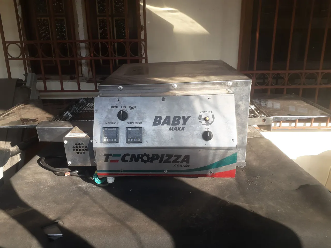 Forno Esteira Baby Maxx Tecnopizza ótimo para fazer eventos.