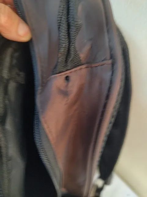 DUAS MOCHILAS FEMININAS USADAS - Foto 5