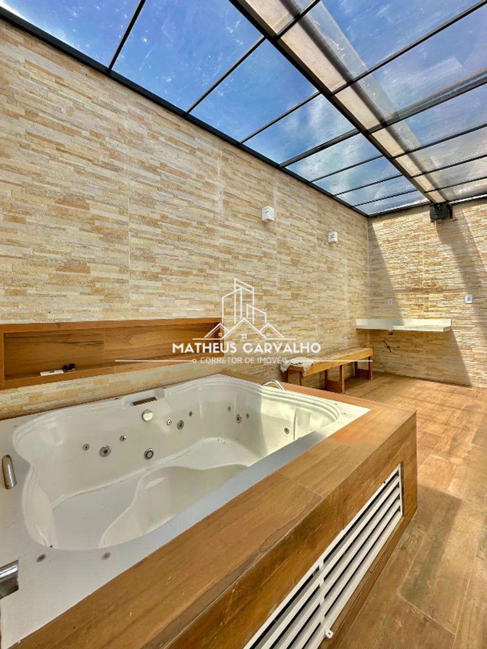 Casa Nova, Moderna e Recém reformada no SIM | 3 Quartos, Suíte e Gourmet com Hidromassagem