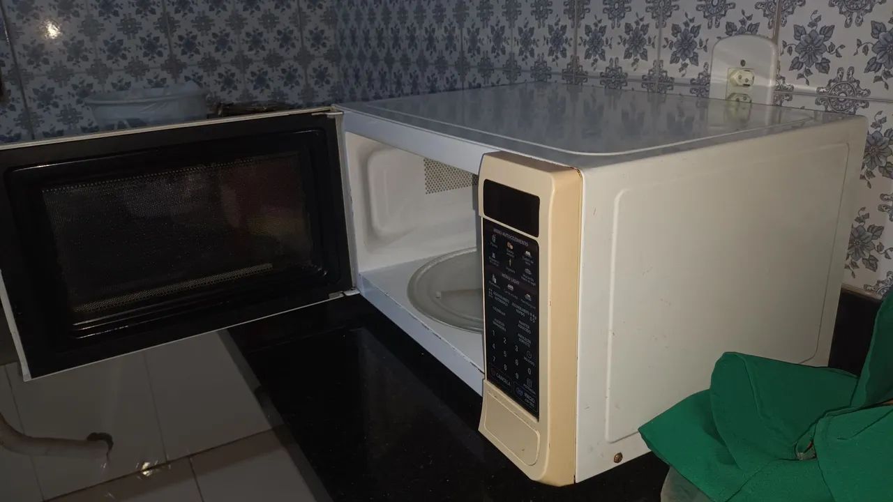 Micro-ondas LG com diversas funções em ótimas condições  - Foto 3