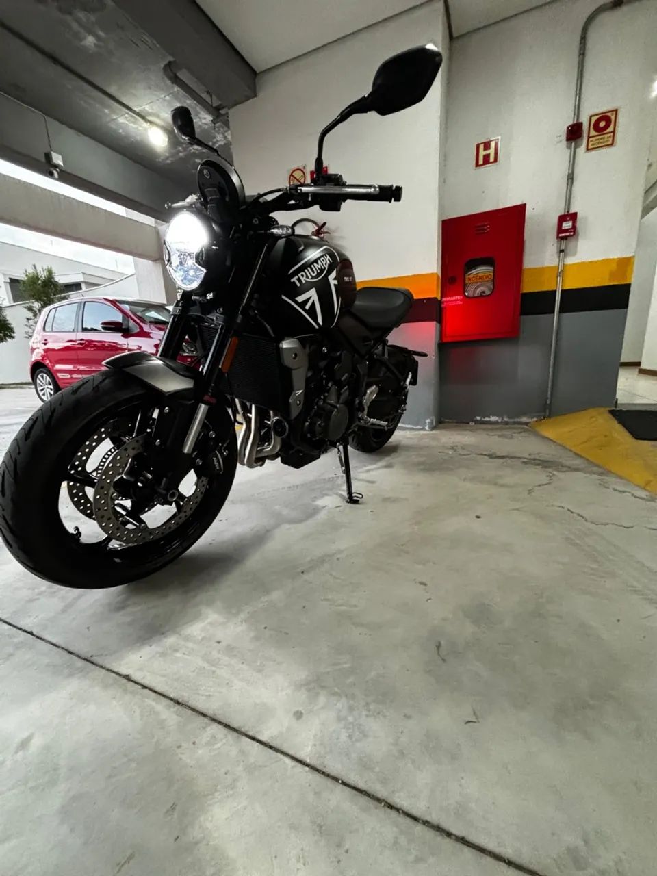 Triumph Trident 660