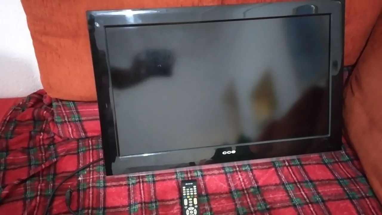 Selling defective CCE TV64396662308483120