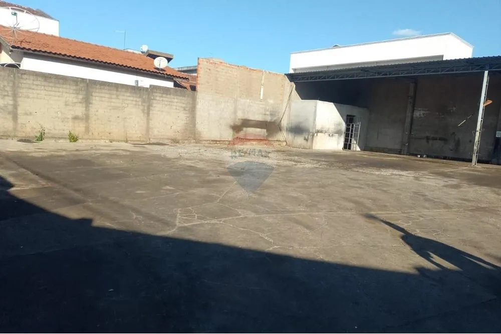 "Oportunidade: Galpão Comercial em Estiva Gerbi"