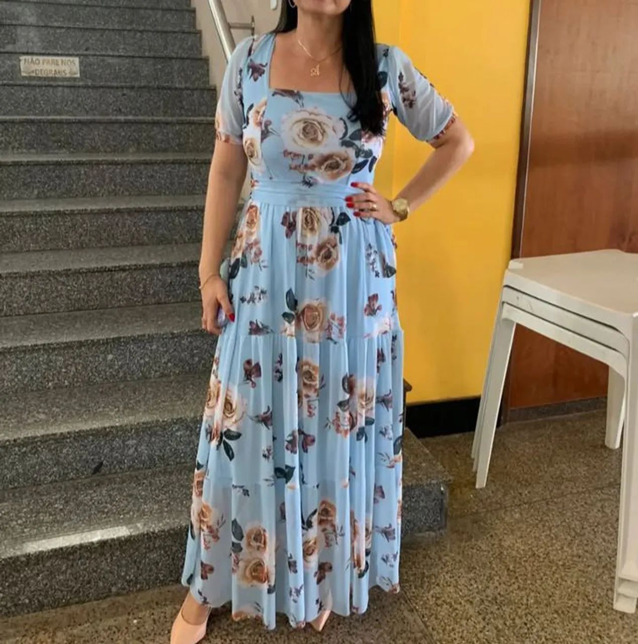 Vestido Longo de tule floral azul, tamanho único. Romântico e delicado.