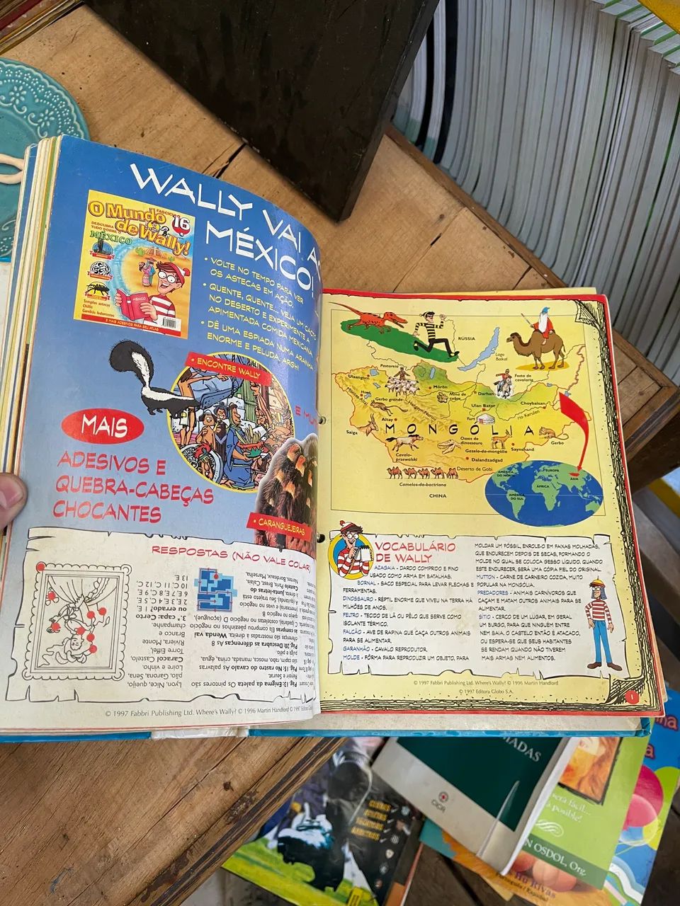 O mundo de wally coleção fichário onde está o Wally volumes - Foto 6
