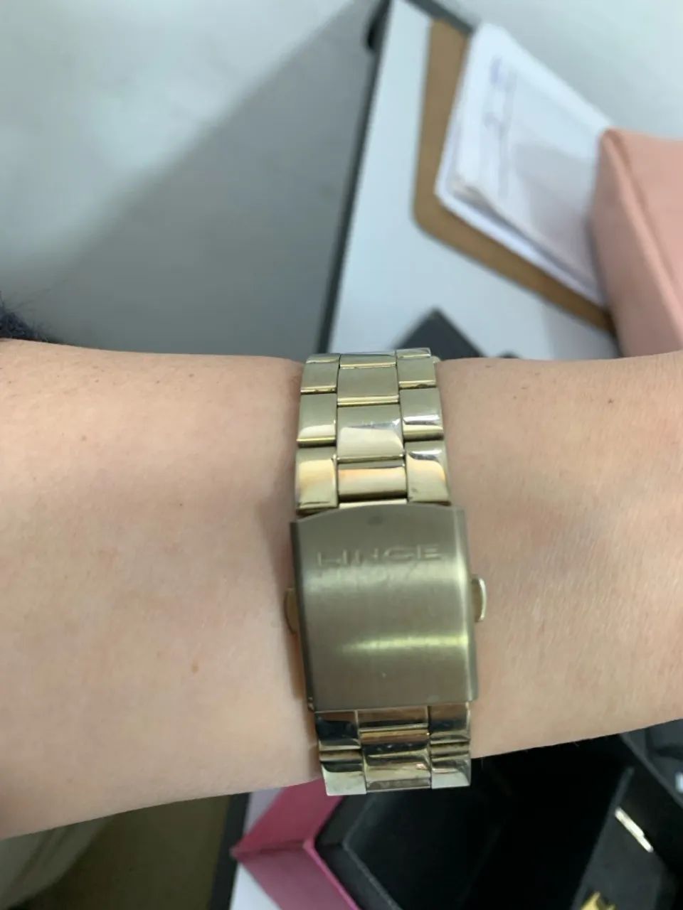 Relógio Lince Dourado com Detalhes em Strass - Foto 2