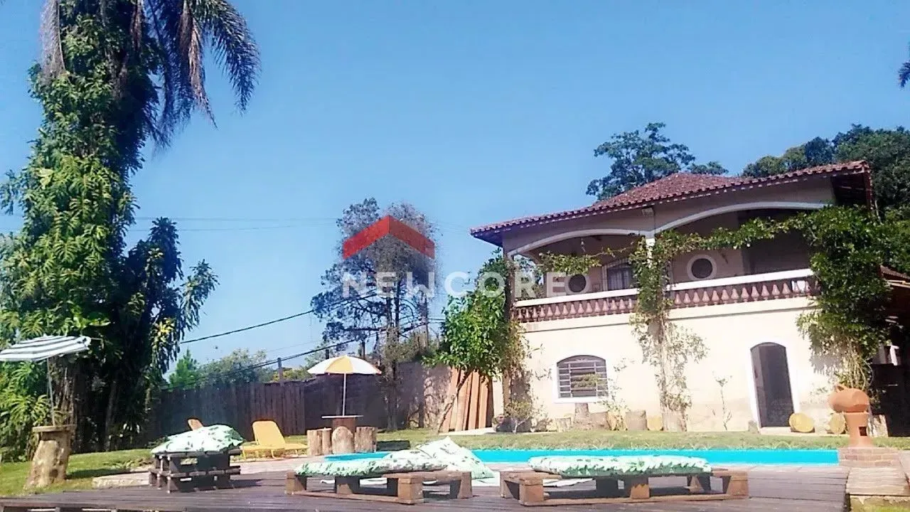 Sobrado em Estrada da Alvorada - Sol Nascente - Embu-Guaçu/SP
