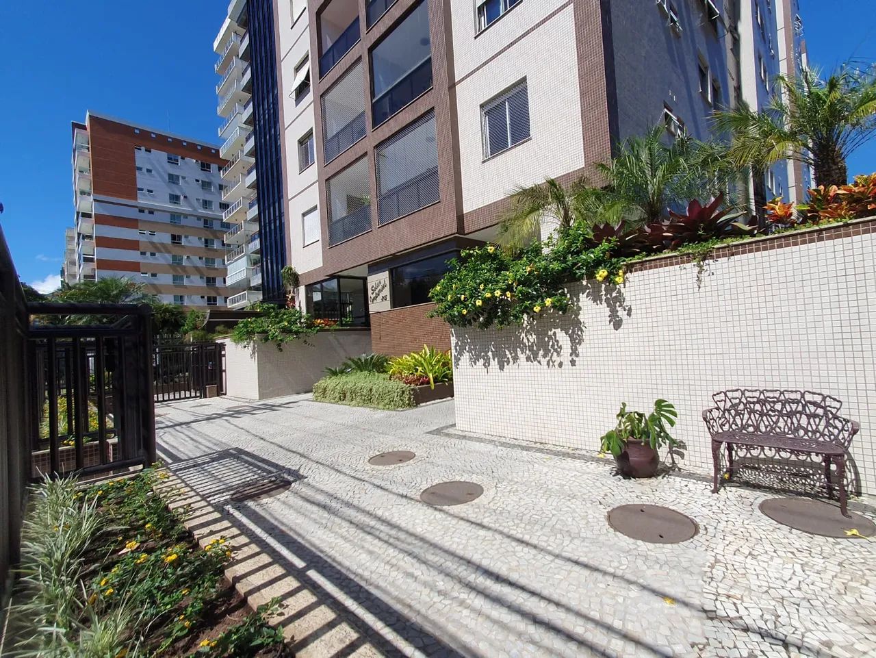 Apto Centro, amplo, sol, reformado, Av. Roberto Silveira, excelente preço  - Petrópolis - 