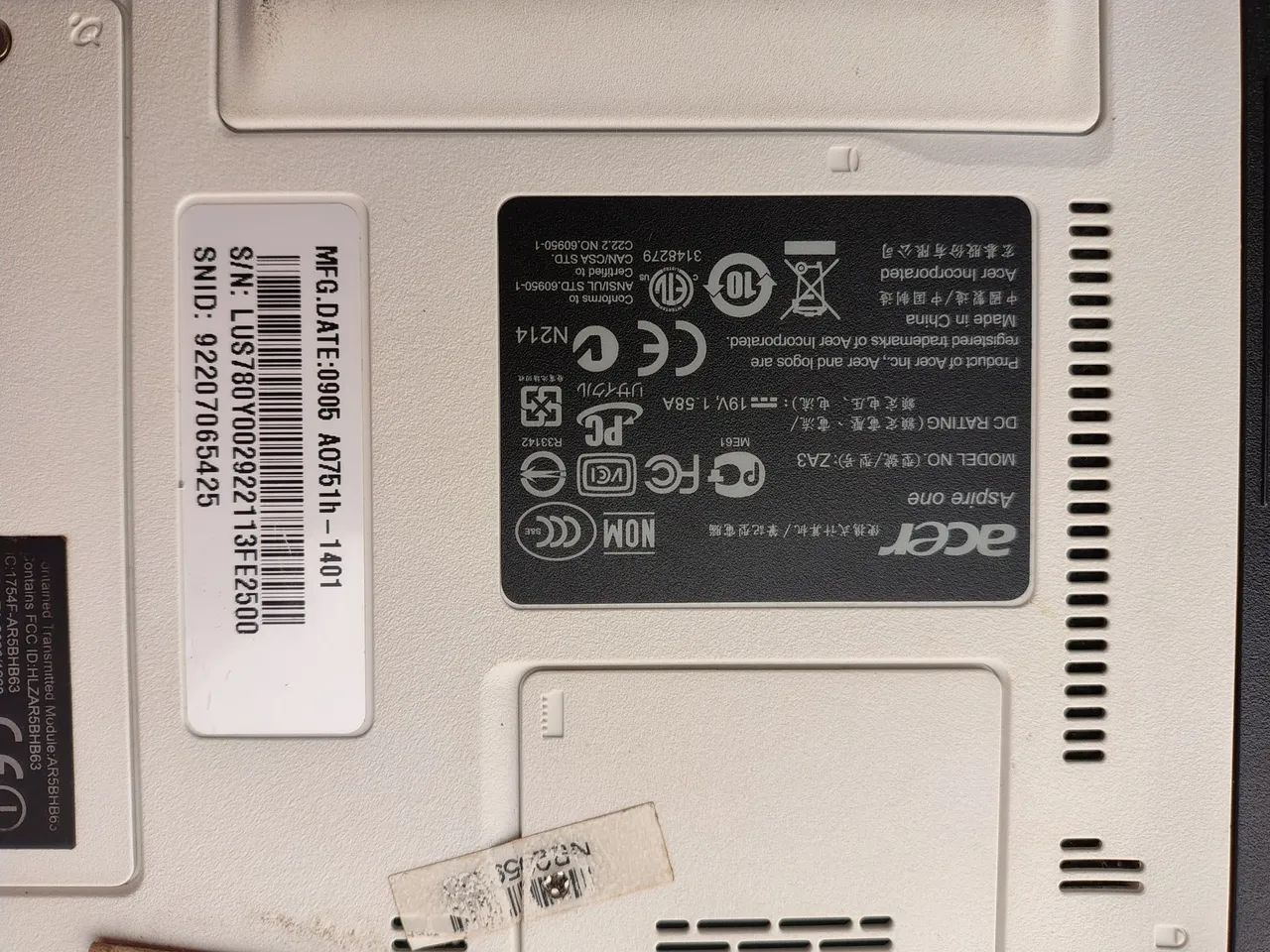 Acer Aspire One / COM DEFEITO, PARA RETIRAR PEÇAS  - Foto 2