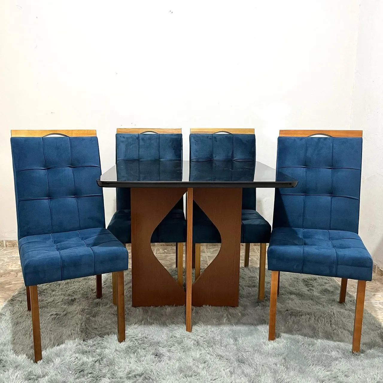 Conjunto Mesa de Jantar com 4 Cadeiras Estofadas - Foto 2