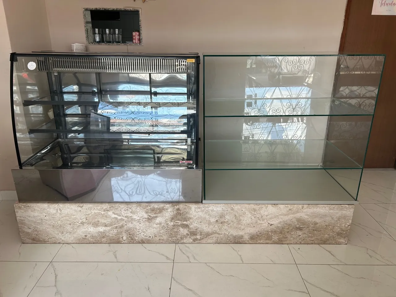Vitrines refrigeradas para exposição e conservação