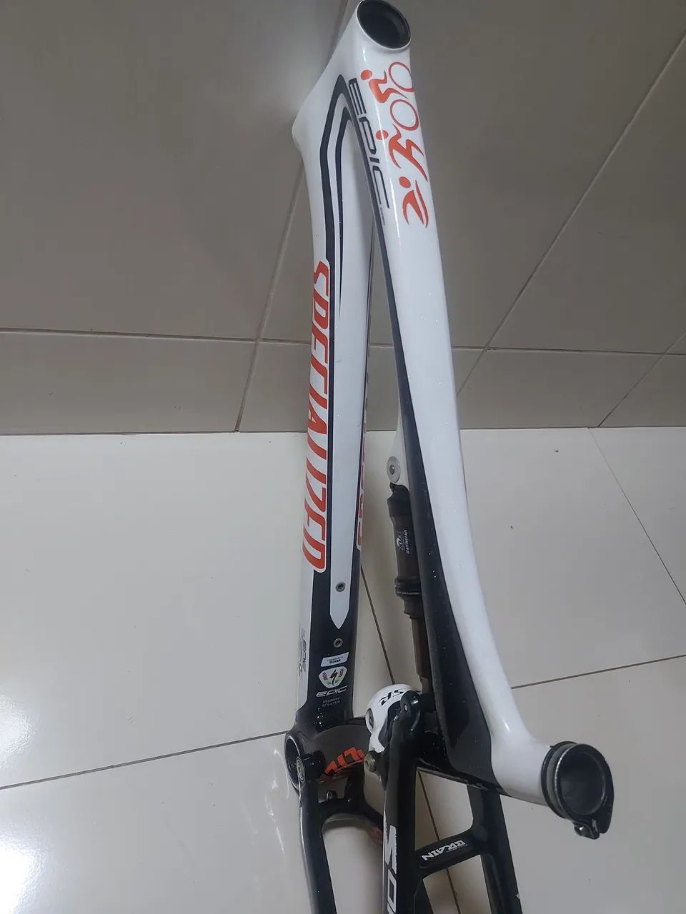 Quadro Specialized Epic carbon 26/27.5 Tam.17 /fox kashima brian