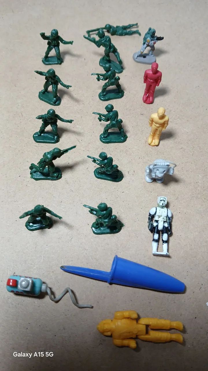 Coleção de miniaturas de soldados, insetos e outros - Foto 3