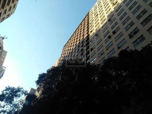 CENTRO, MUITO ABAIXO DO PREÇO - SALA COMERCIAL 55m2, VAZIA, AMPLA, PRÉDIO IMPONENTE, LOCAL - Foto 2