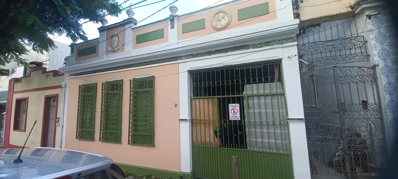 CASA COMERCIAL EM PRAÇA AGRADÁVEL NO GARCIA EXCELENTE OPORTUNIDADE