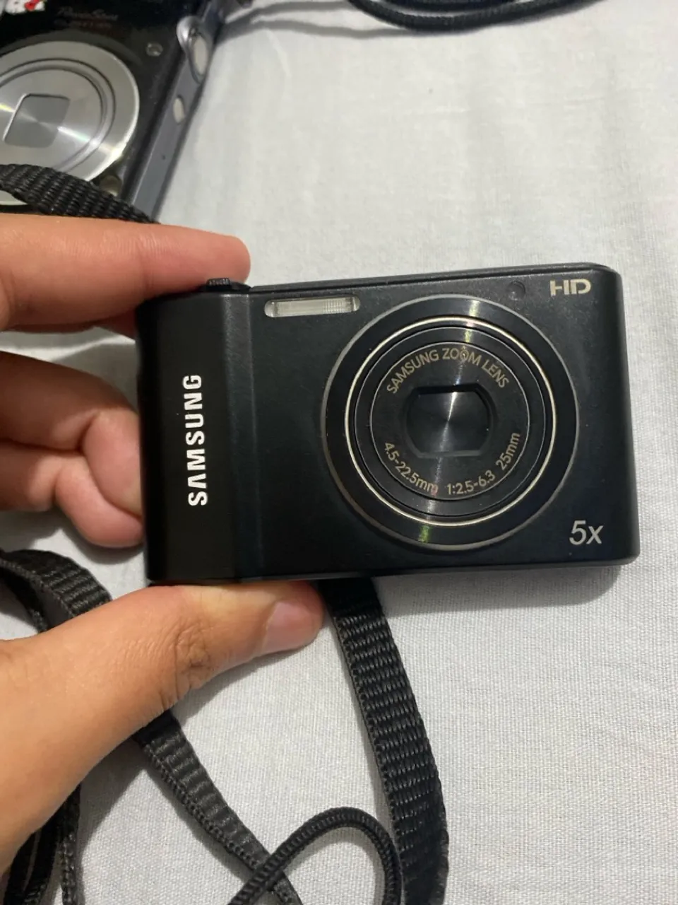 Câmera Digital Samsung com Zoom 5x - HD