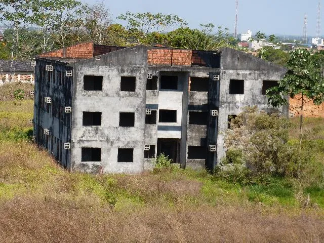 Excelente Investimento ! Prédio em Ji Paraná com 24 apartamentos faltando acabamento