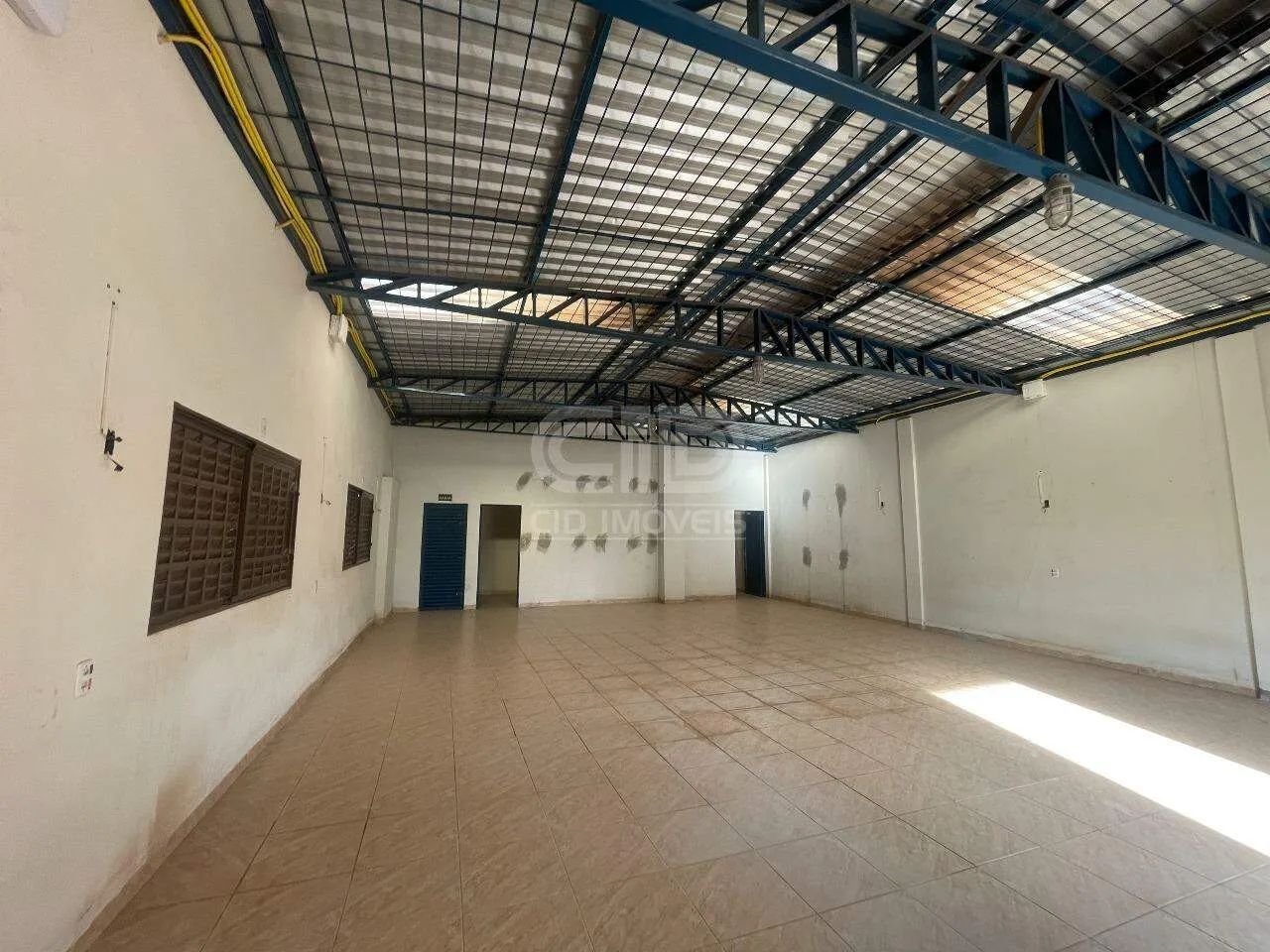 Galpão com 130m² no bairro Morada do Ouro - Foto 2