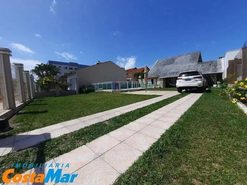 Casa com 4 dormitórios
