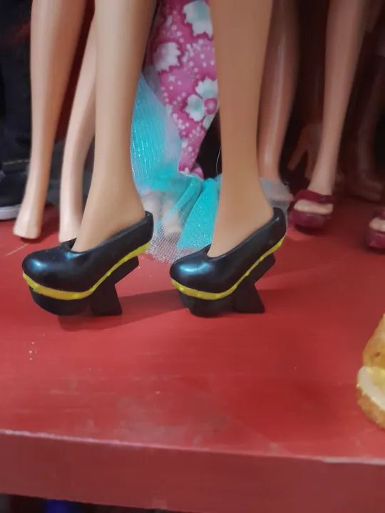 2 pares de sapatos para bonecas: Barbie, Ever, Monster - Foto 3