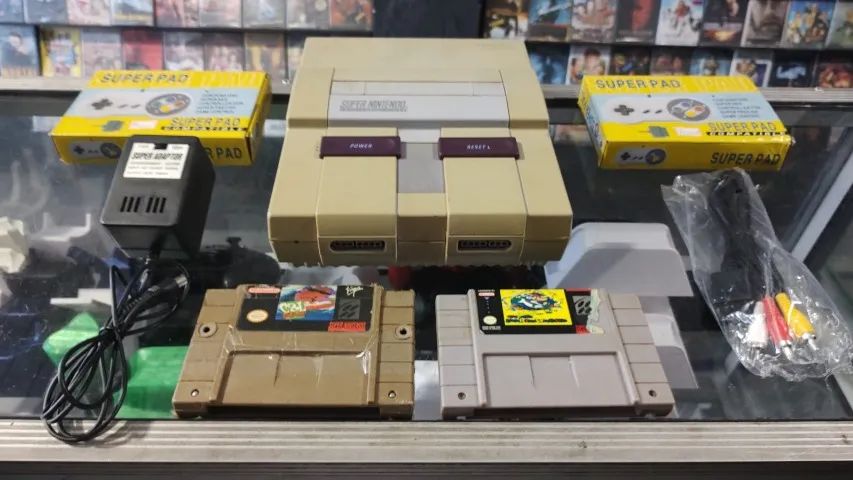 SUPER NINTENDO COM 2 CONTROLES 2 FITAS E CABOS - Foto 2