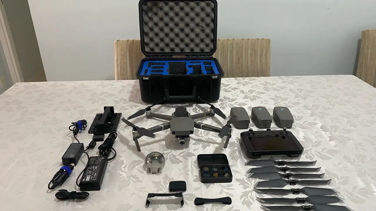DJI Mavic 2 Zoom - Somente em mãos 