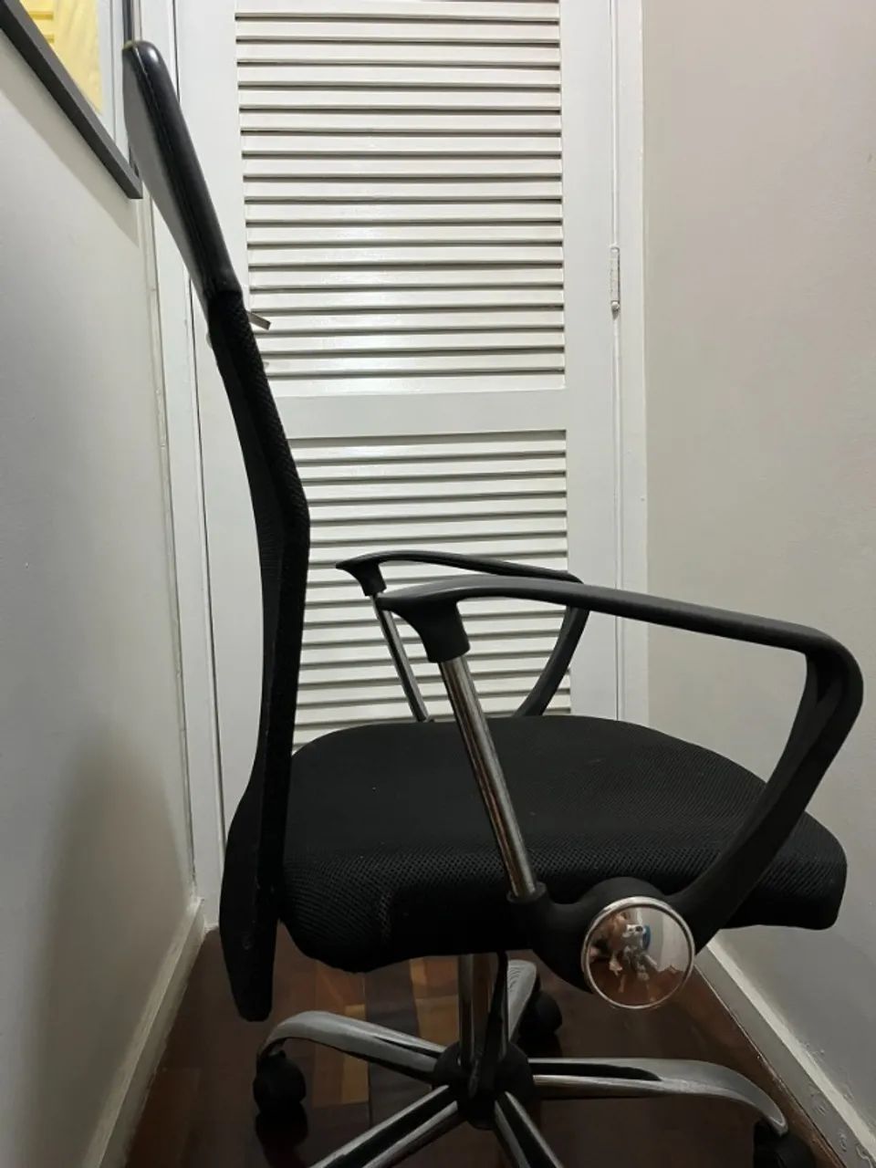 Cadeira de Escritório Presidente Giratória com Braços - Foto 4