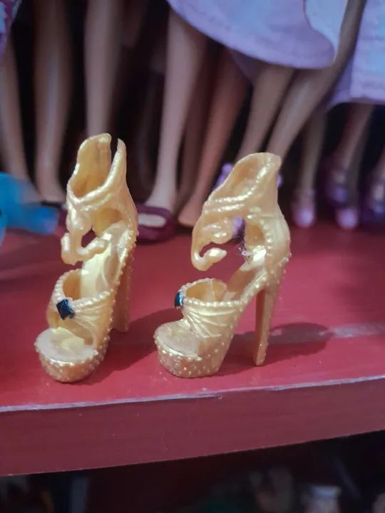 2 pares de sapatos para bonecas: Barbie, Ever, Monster - Foto 2