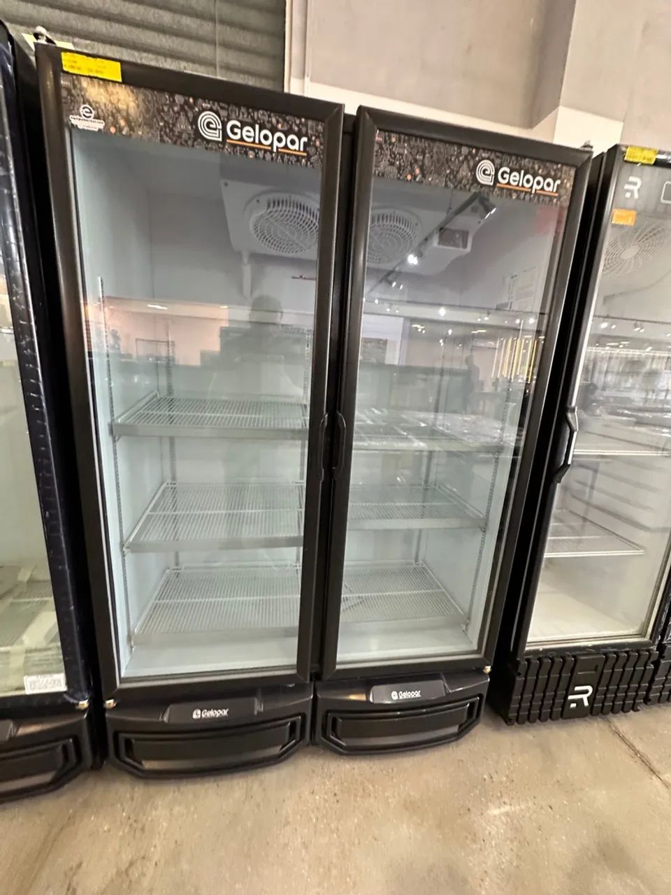 Cervejeira 2 portas 950 litros - Gelopar 