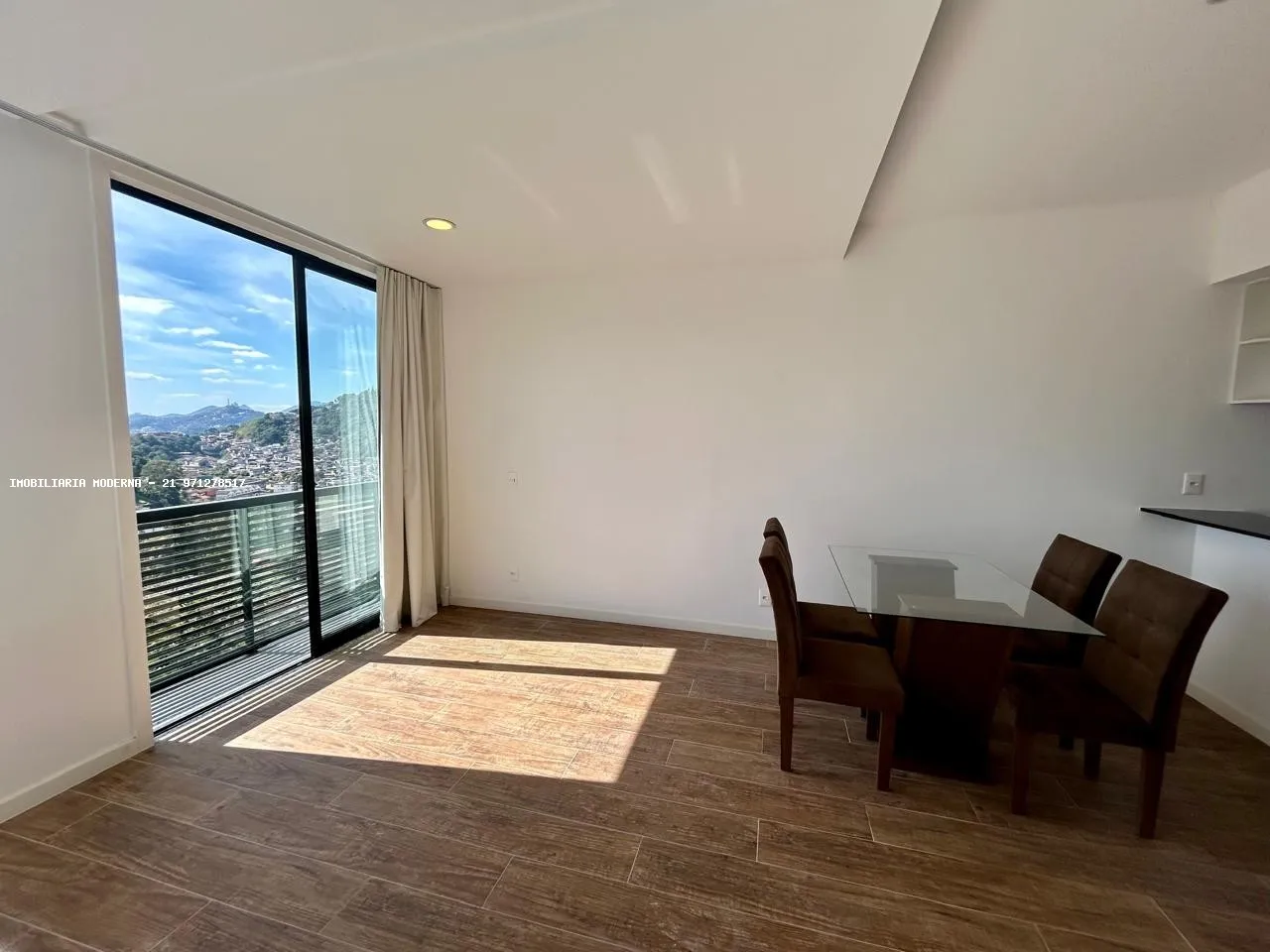 Apartamento para Locação em Teresópolis, Alto, 1 dormitório, 1 banheiro, 1 vaga