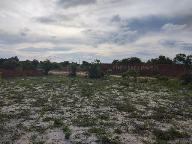 Terreno de esquina em Pium