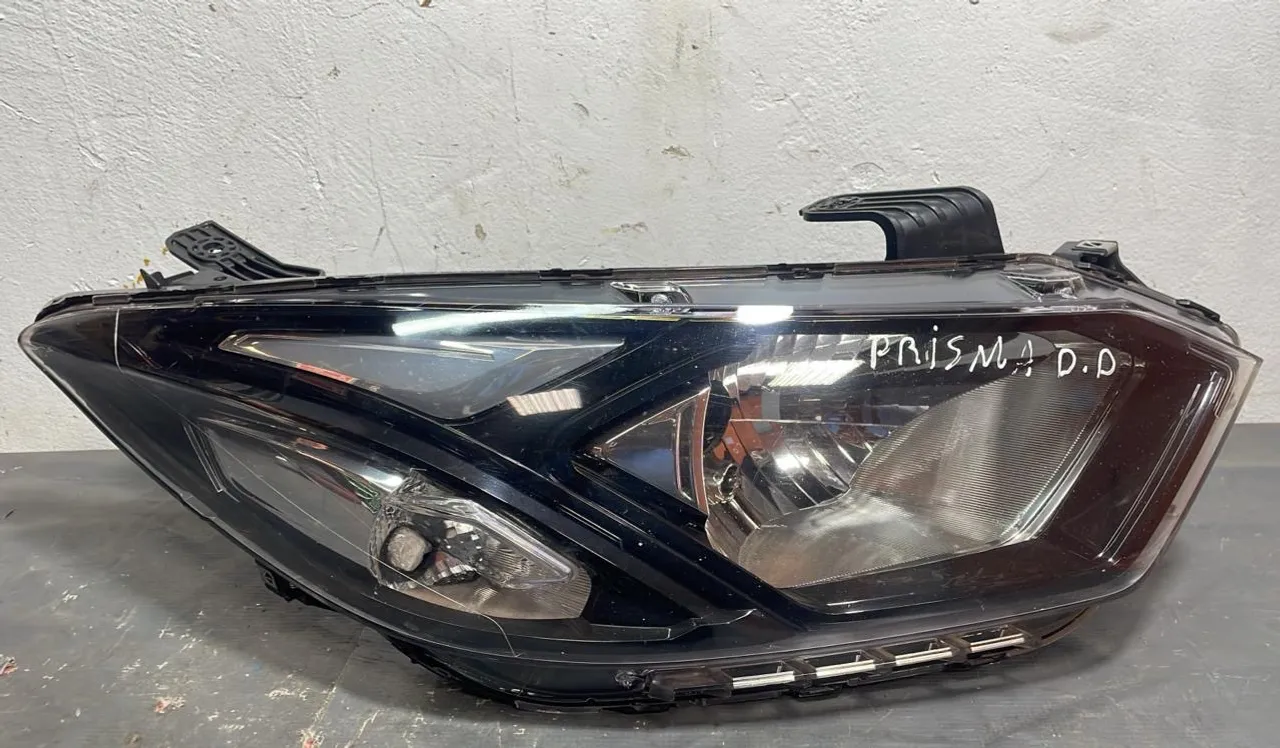 Farol Chevrolet Ônix 2020 lado direito