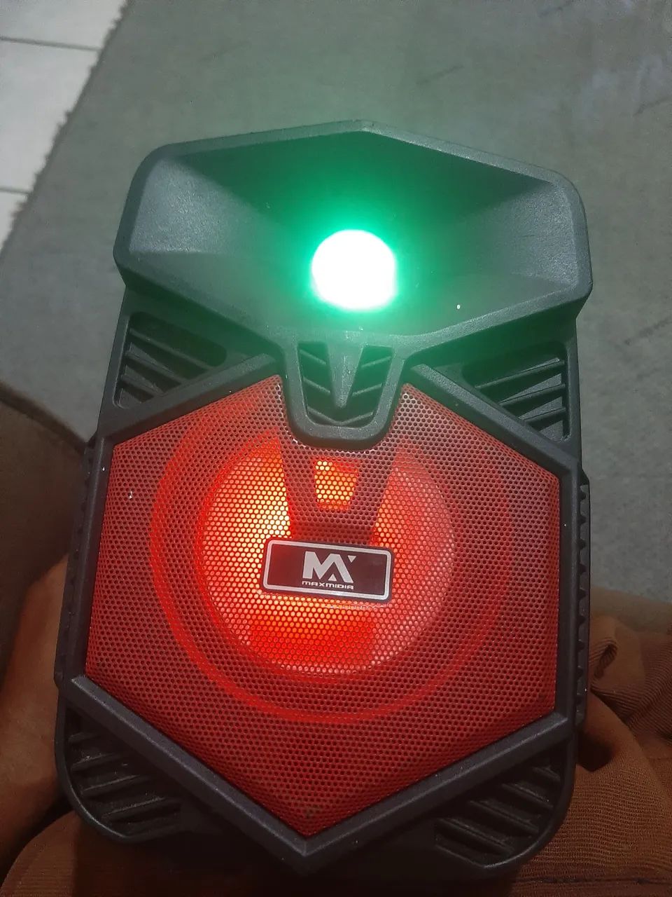 Caixa de Som Bluetooth com LED