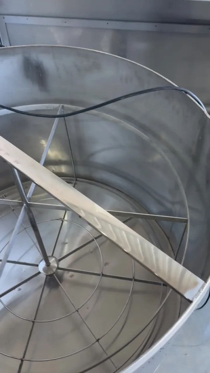 Centrífuga de mel Empório Inox 32 quadros - Foto 2