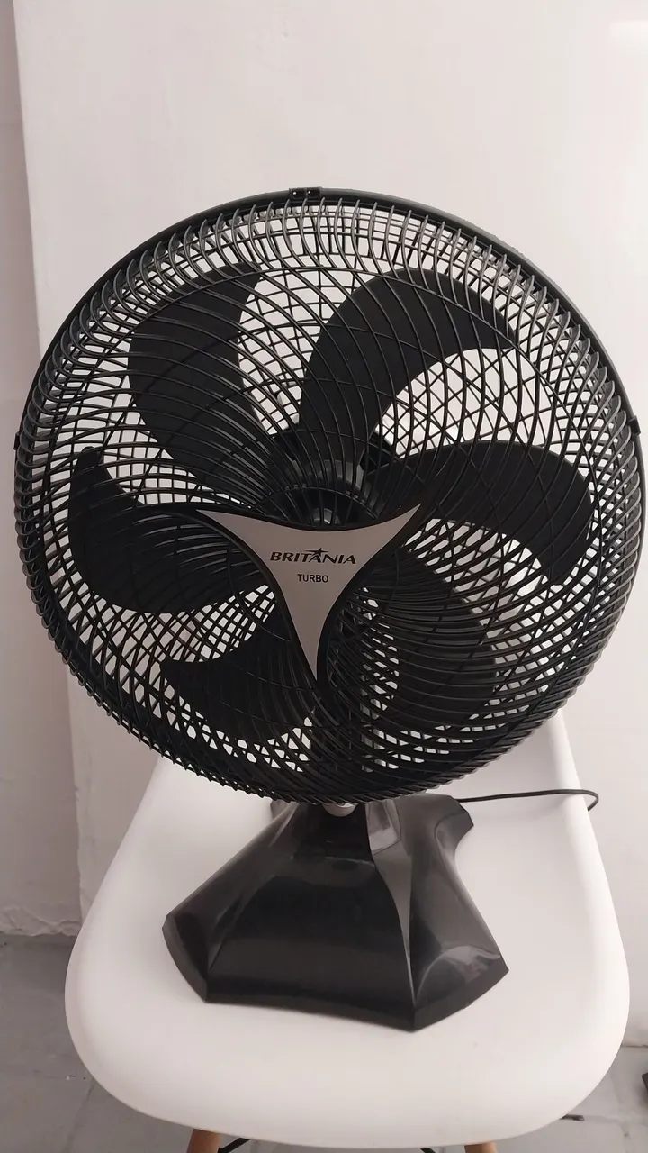 Ventilador Britânia Turbo - Vento Forte e Refrescante