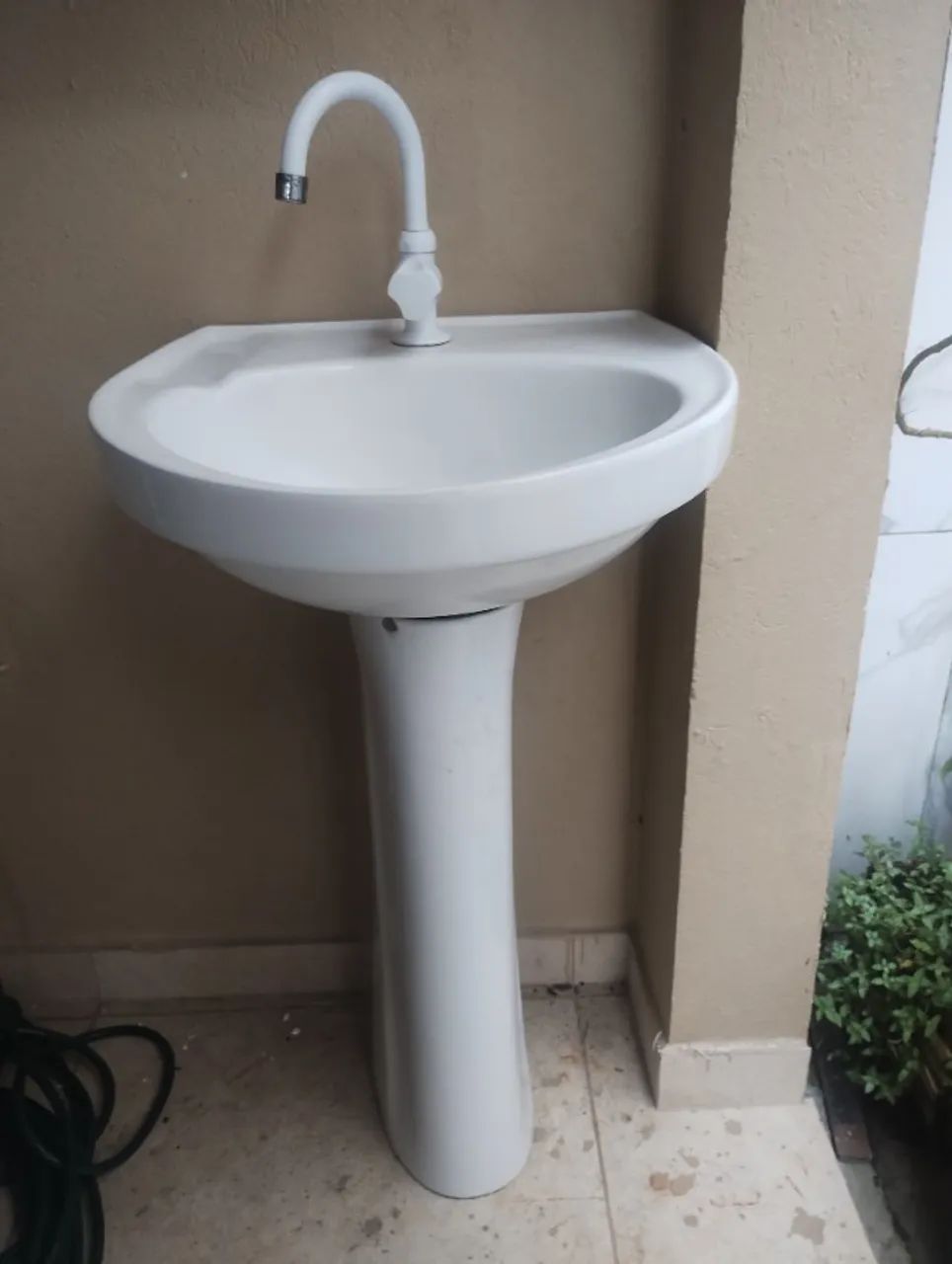 Pia Lavatoria com Torneira  - Foto 2