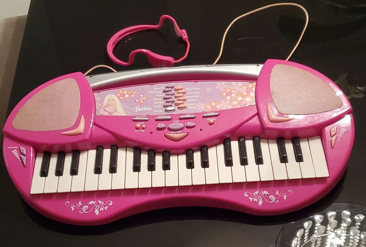 ELETRONIC KEYBOARD da Barbie Rosa com microfone. Modelo 783102 IMC 