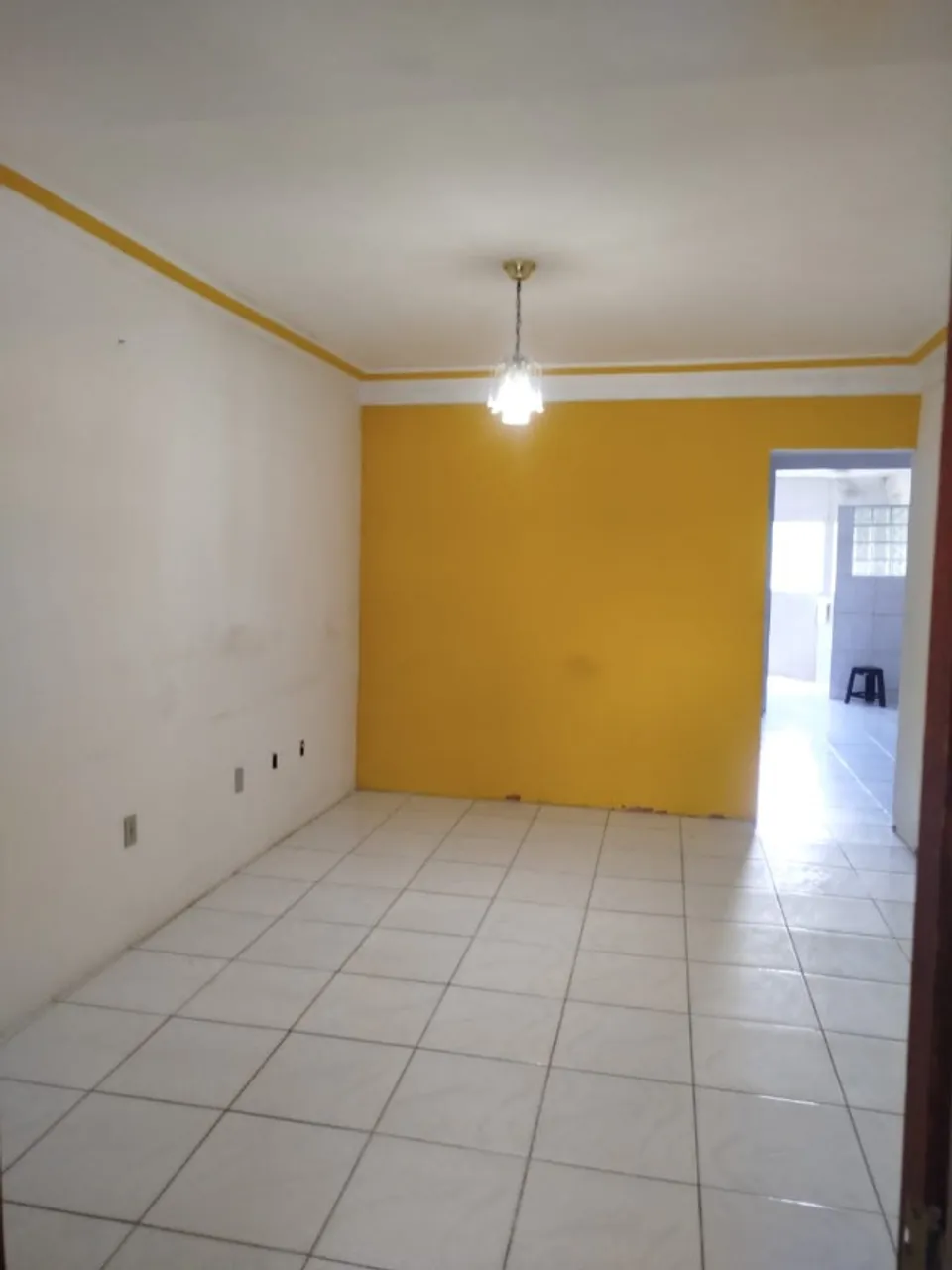 Vende-se 02 casas, contato *