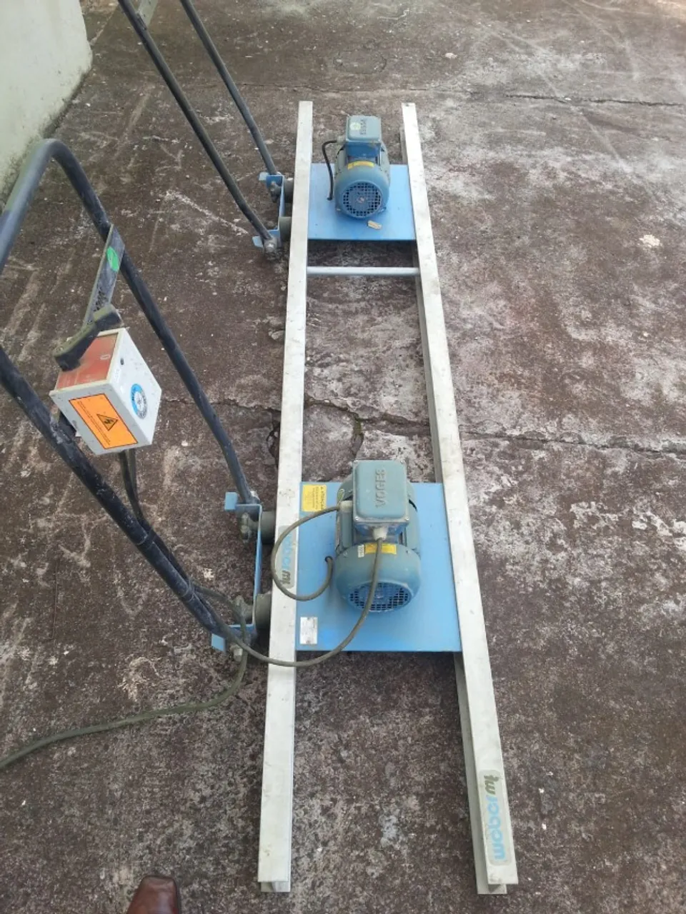 Nivelador elétrico de concreto lisa weber mt modelo rv