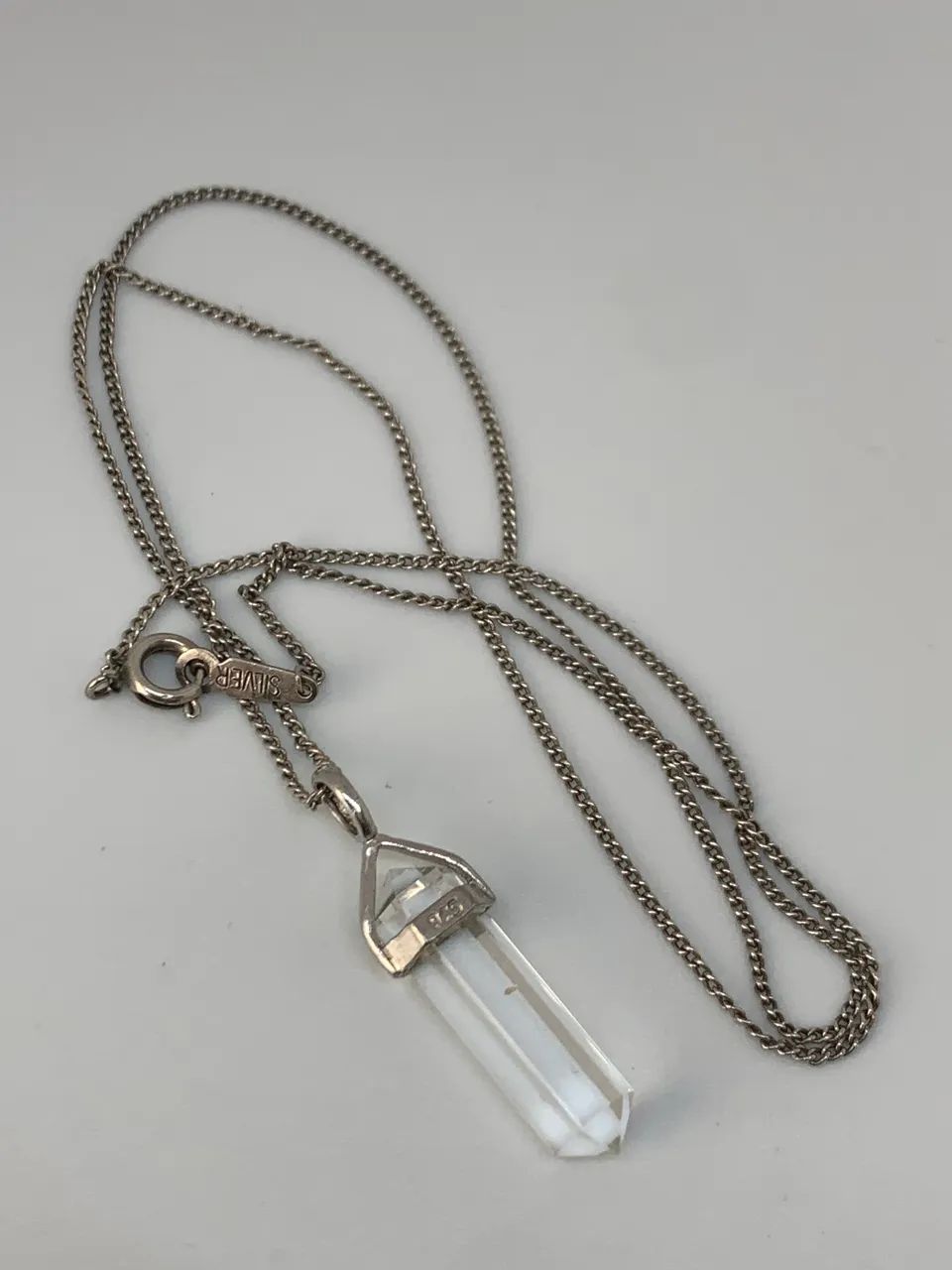 colar de prata com pingente de cristal - Foto 2