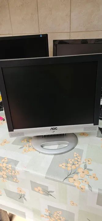 Monitor LCD AOC 14" com Autofalantes