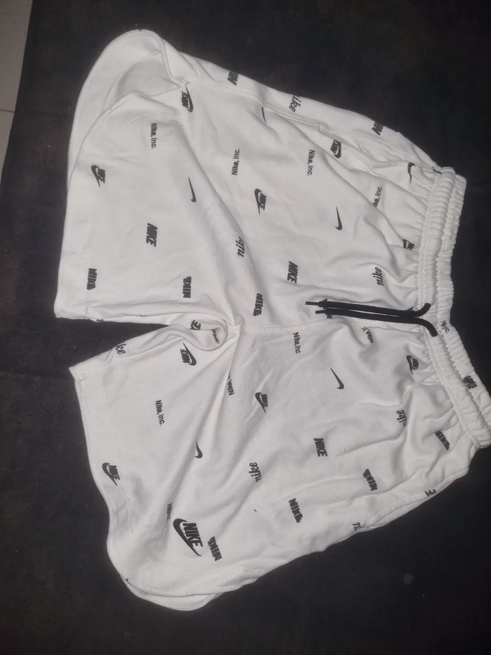 Shorts Nike Branco com Logo