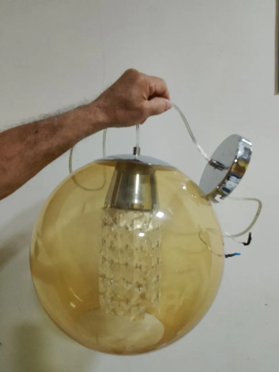 Lustre Globo Âmbar com Detalhes em Cristal