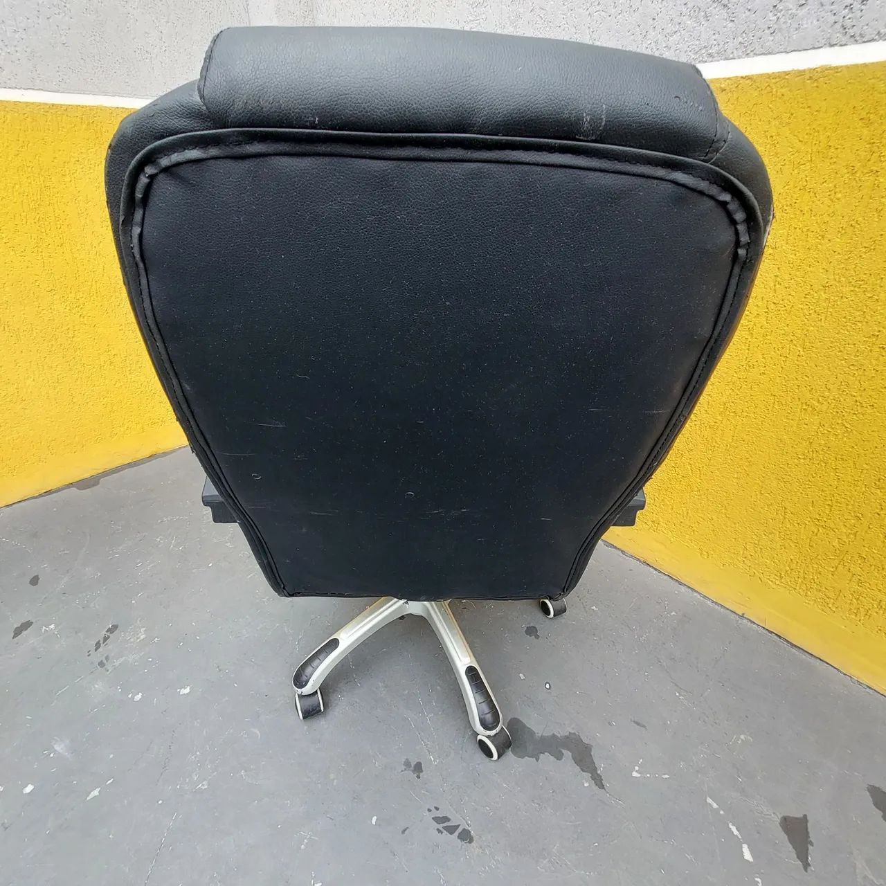 Cadeira de Escritório Executiva Preta - Foto 4