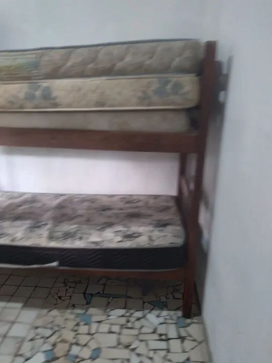 Beliche de madeira em ótimo estado obs. Beliche e 2 colchoes  - Foto 2